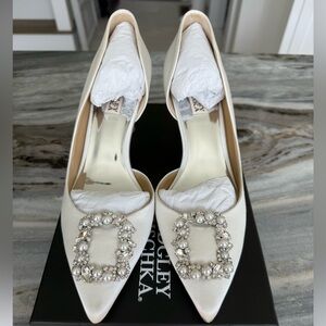 Badgley Mischka Cream Crystal Embellished Heels